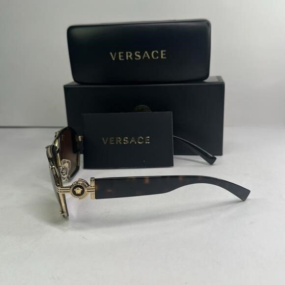 - 💯- New Authentic Versace Brown Gradient Geometric Sunglasses VE2228 1002… - Picture 15 of 16